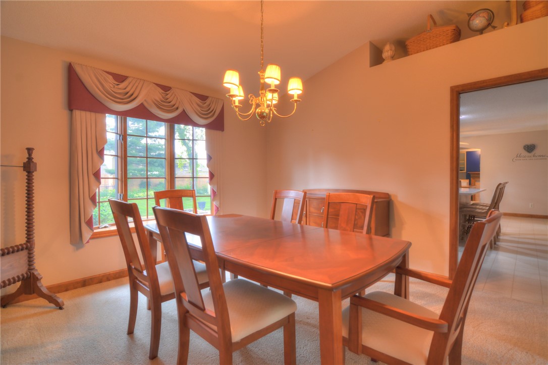 1160 Meadowview Drive Decatur, IL 62526 - Photo 9 of 46 Dining room