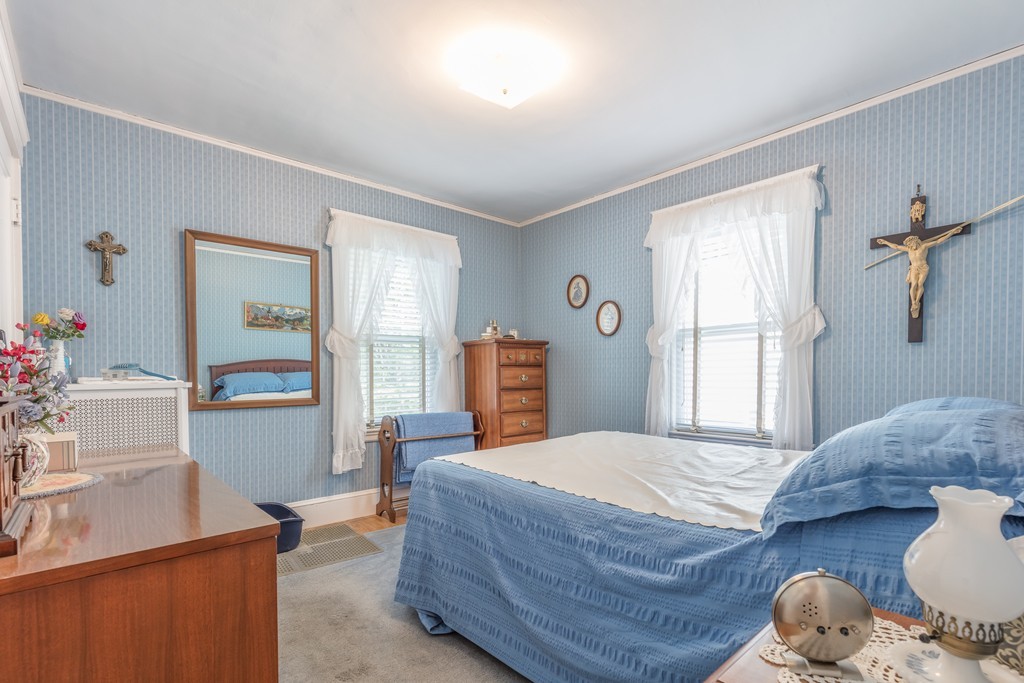 71 Bradford Road Watertown, MA 02472 - Photo 12 of 16