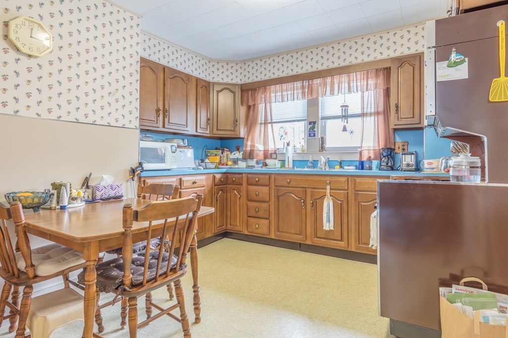 71 Bradford Road Watertown, MA 02472 - Photo 7 of 16