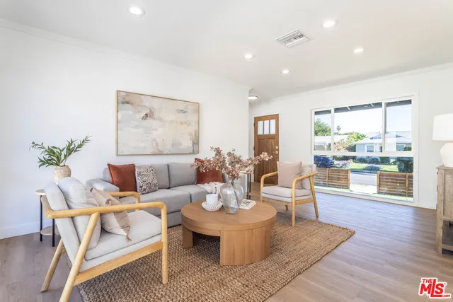 $1,125,000 | 14365 Berg Street, Sylmar, CA 91342