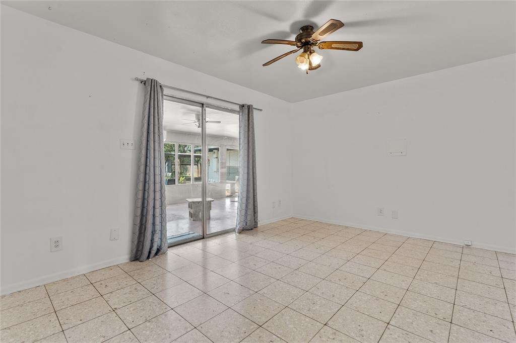 2612 Glendale Drive Waco, TX 76708 - Photo 23 of 38 Spare room featuring a ceiling fan