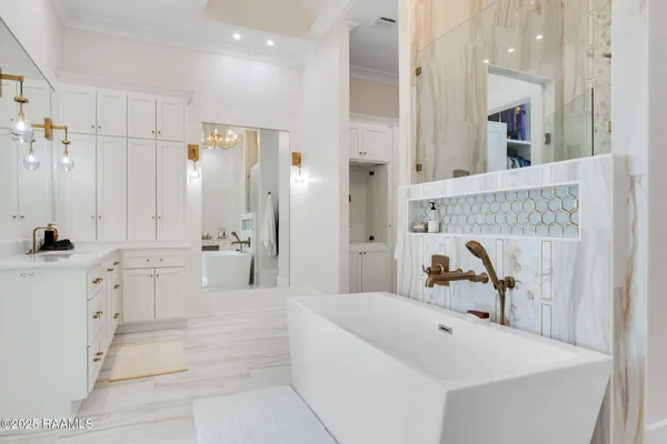 $1,899,999 | 203 Alsway, Broussard, LA 70518