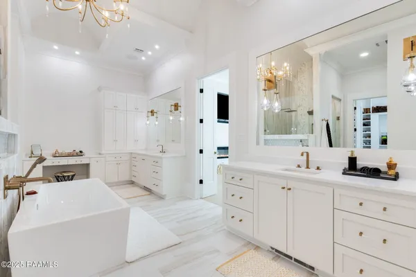 $1,899,999 | 203 Alsway, Broussard, LA 70518