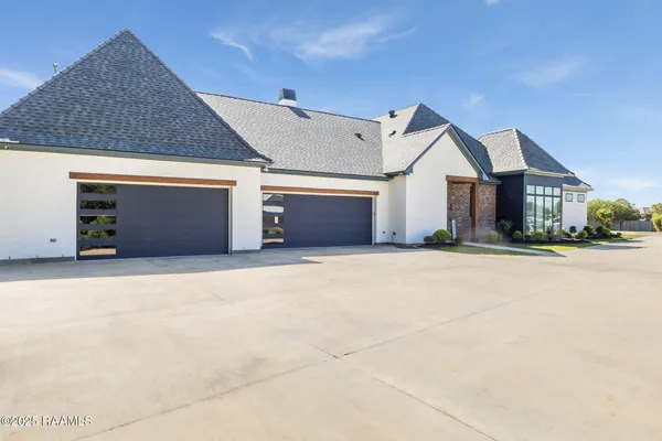 $1,899,999 | 203 Alsway, Broussard, LA 70518