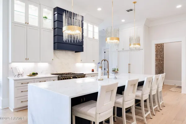 $1,899,999 | 203 Alsway, Broussard, LA 70518