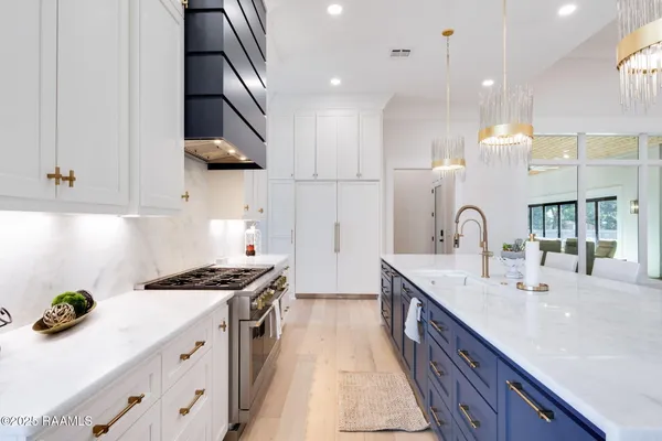 $1,899,999 | 203 Alsway, Broussard, LA 70518