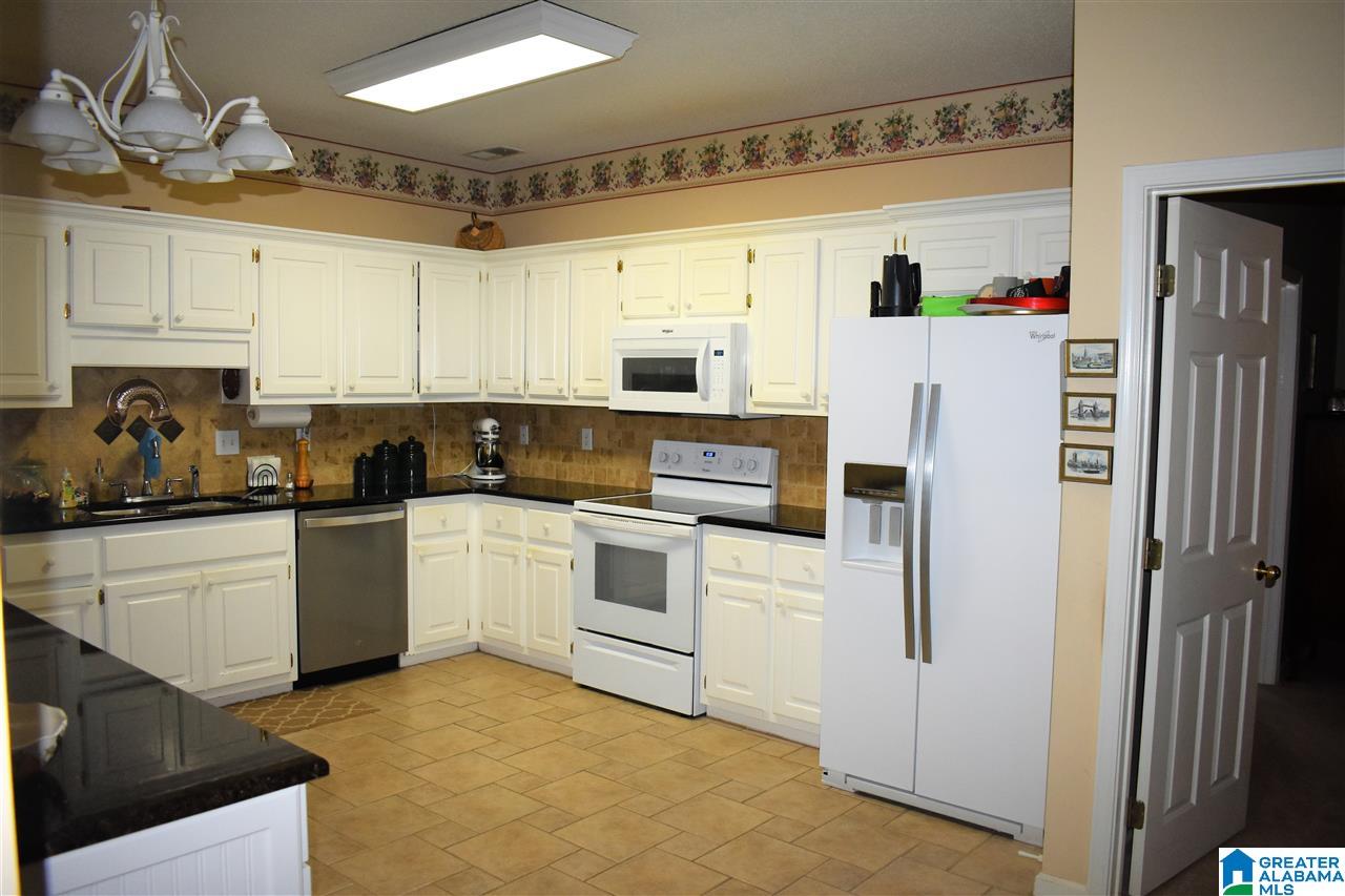 5429 J J R Drive Birmingham, AL 35235 - Photo 8 of 32