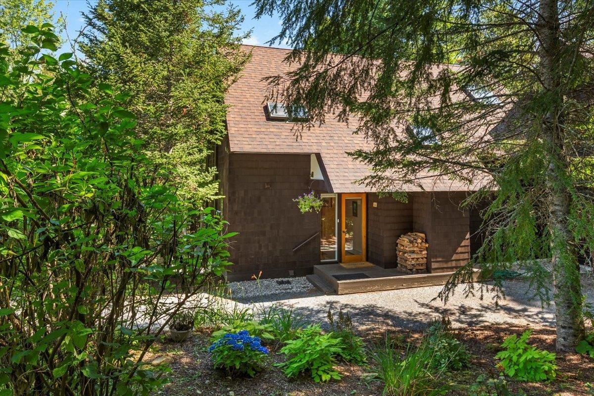 44 Hilltop Road Winhall, VT 05340 - Photo 3 of 38