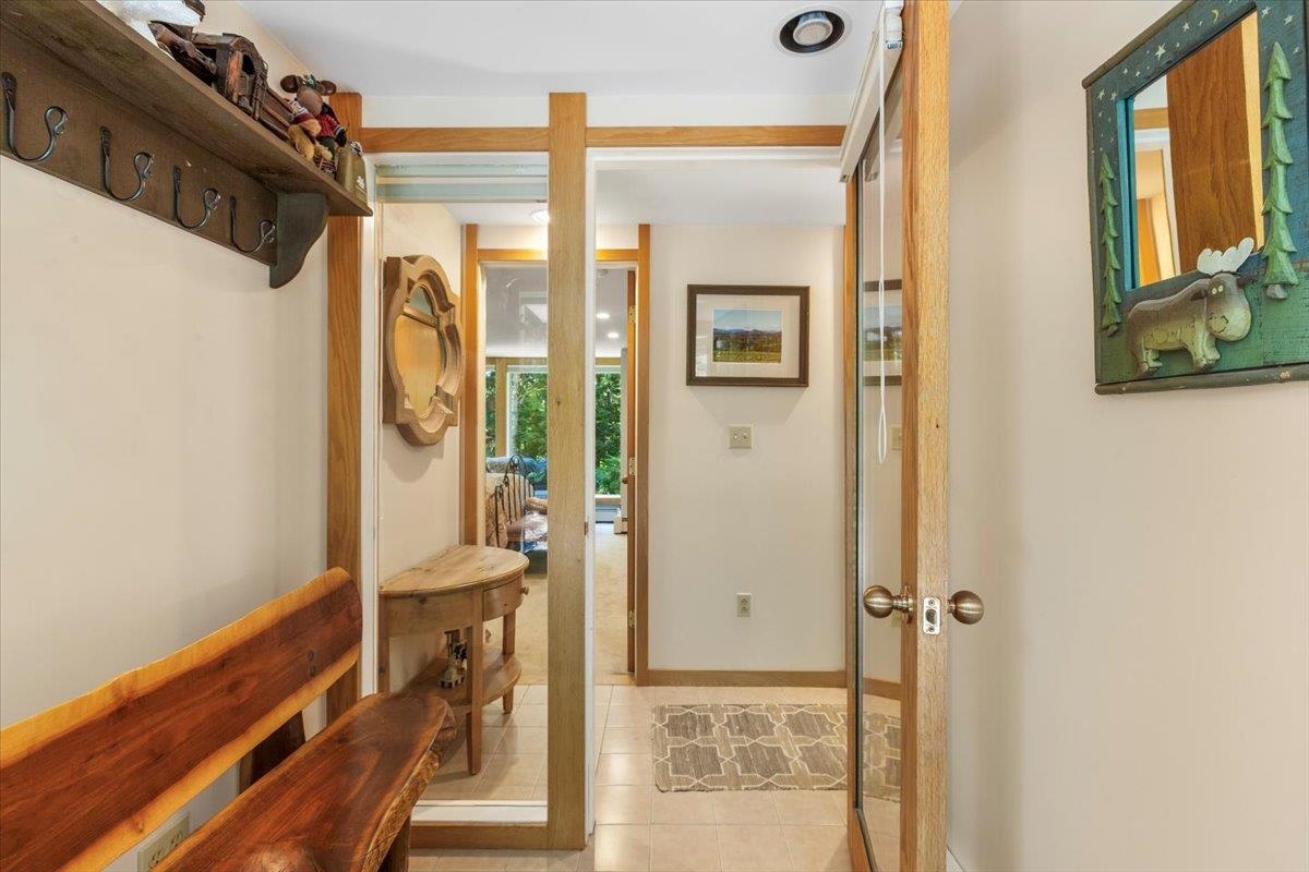 44 Hilltop Road Winhall, VT 05340 - Photo 4 of 38