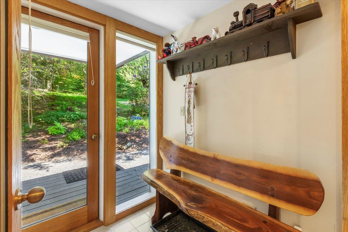 44 Hilltop Road Winhall, VT 05340 - Photo 5 of 38