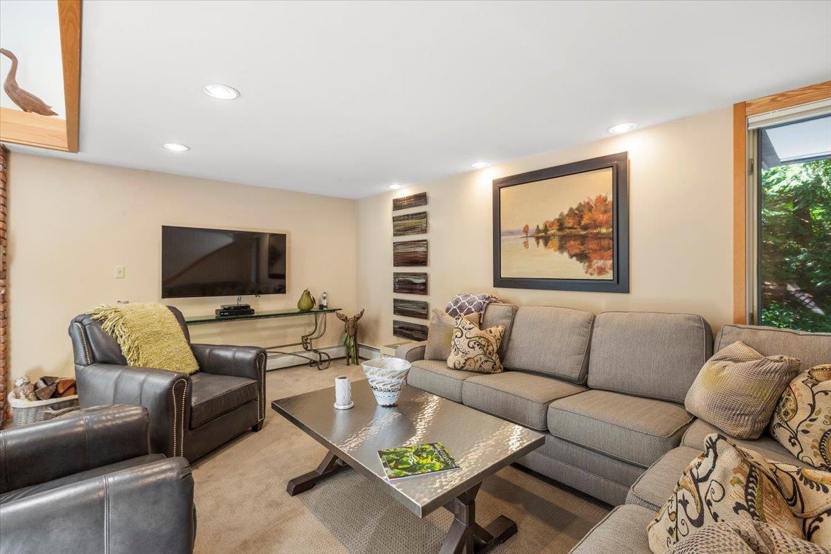 44 Hilltop Road Winhall, VT 05340 - Photo 6 of 38