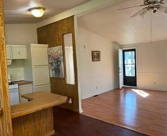 $1,450 | 1103 Lipan Trail, Austin, TX 78733