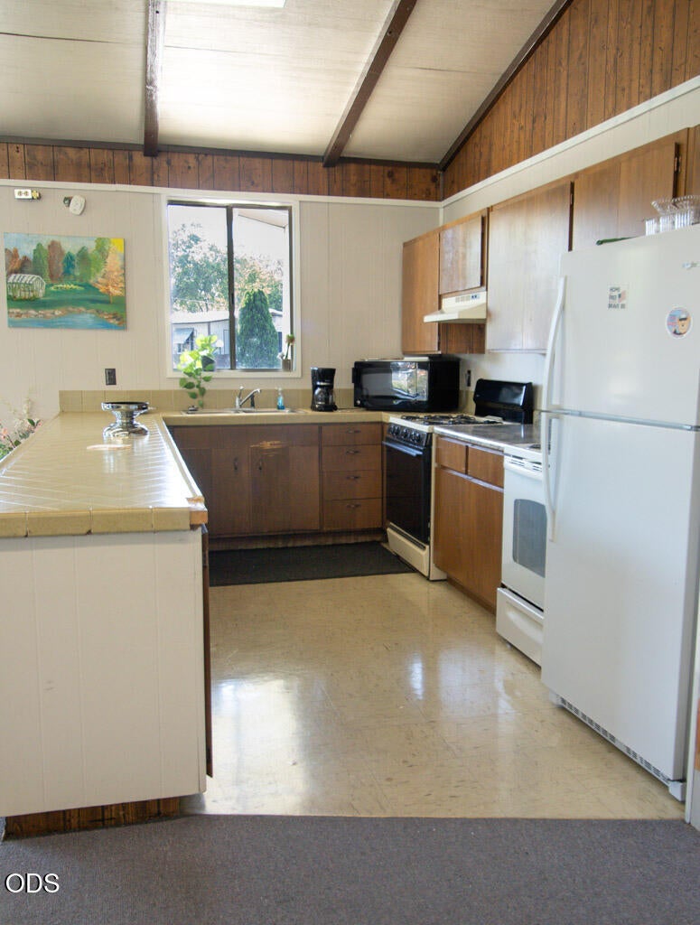 2385 Table Rock Road, Unit SPC 109 Medford, OR 97501 - Photo 20 of 21 Gallery Image 20