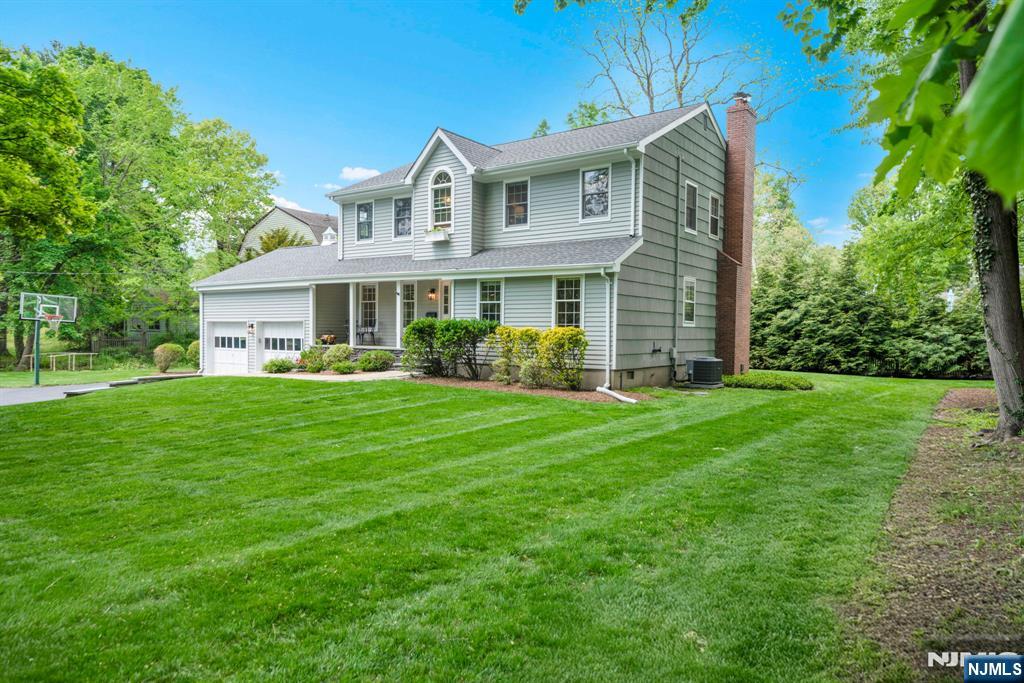 10 Carolina Place Ridgewood, NJ 07450 - Photo 2 of 38