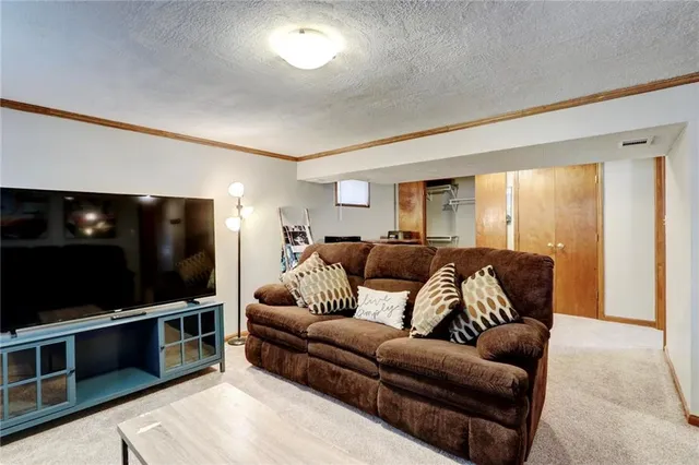 $287,500 | 1654 Southeast Boone Trail, Lee's Summit, MO 64063