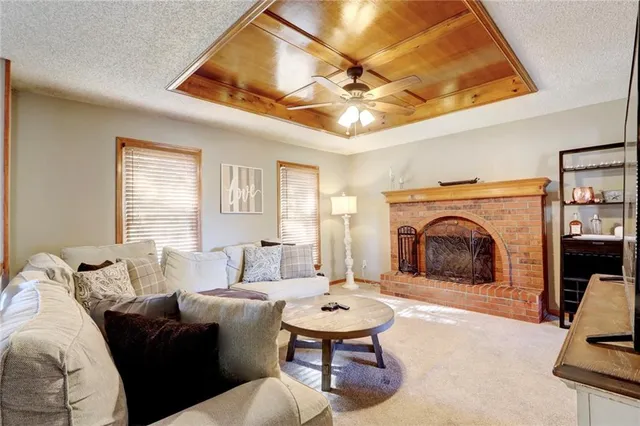 $287,500 | 1654 Southeast Boone Trail, Lee's Summit, MO 64063