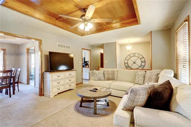 $287,500 | 1654 Southeast Boone Trail, Lee's Summit, MO 64063