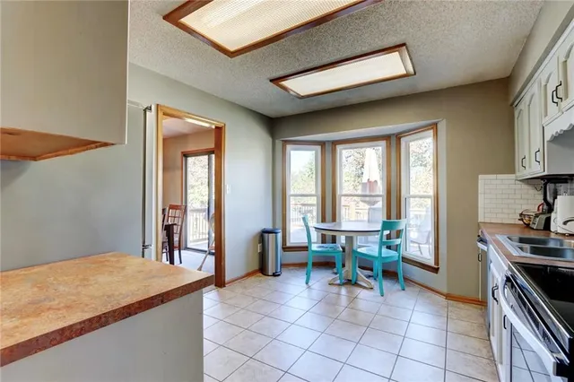 $287,500 | 1654 Southeast Boone Trail, Lee's Summit, MO 64063