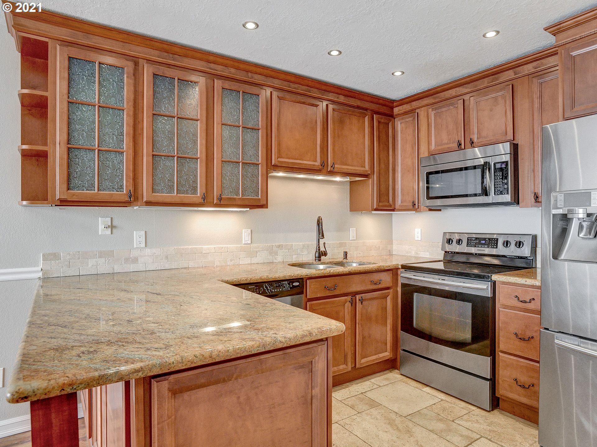 86 Kingsgate Road, Unit E203 Lake Oswego, OR 97035 - Photo 13 of 31 Gallery Image 13