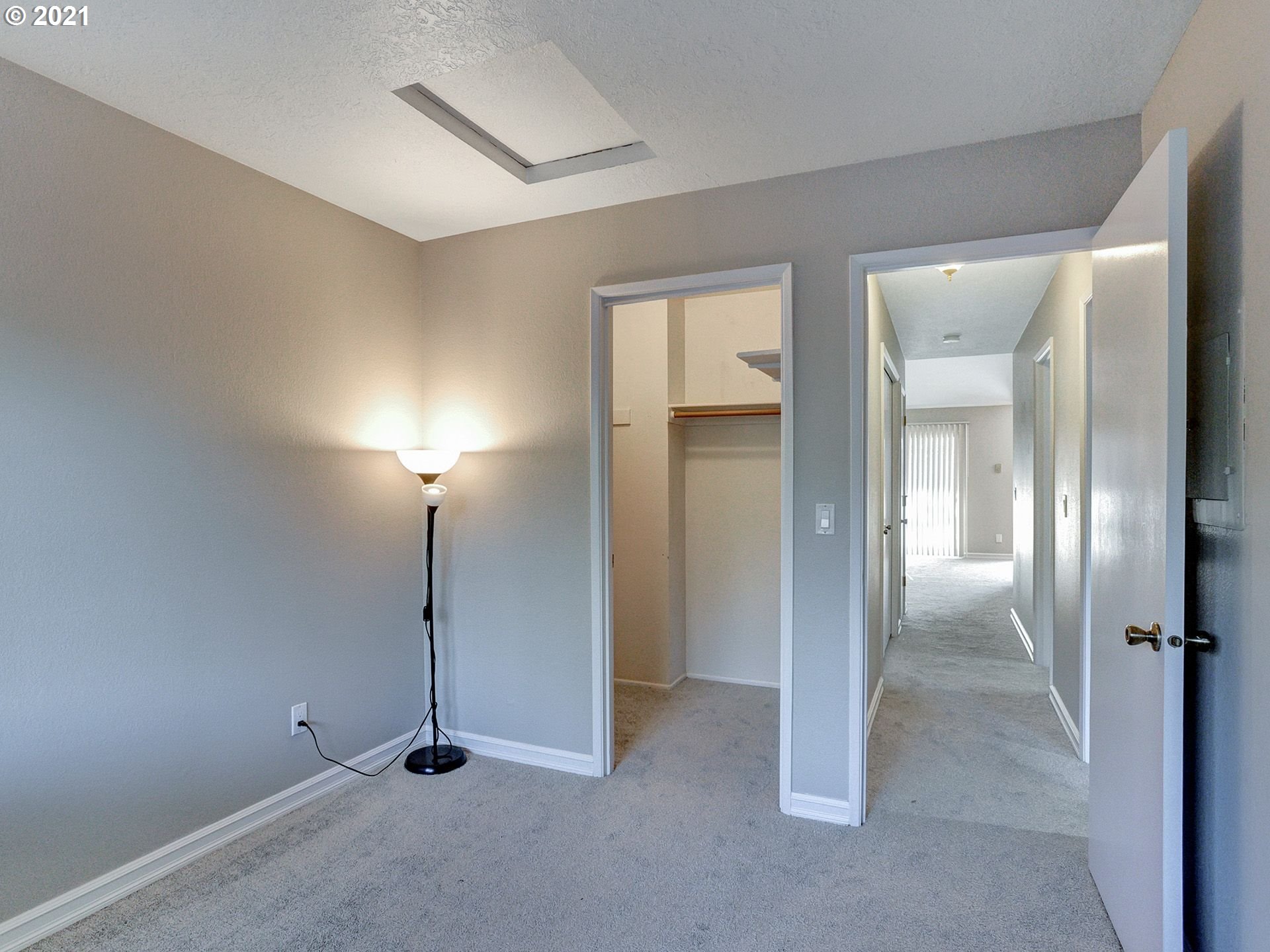 86 Kingsgate Road, Unit E203 Lake Oswego, OR 97035 - Photo 22 of 31 Gallery Image 22