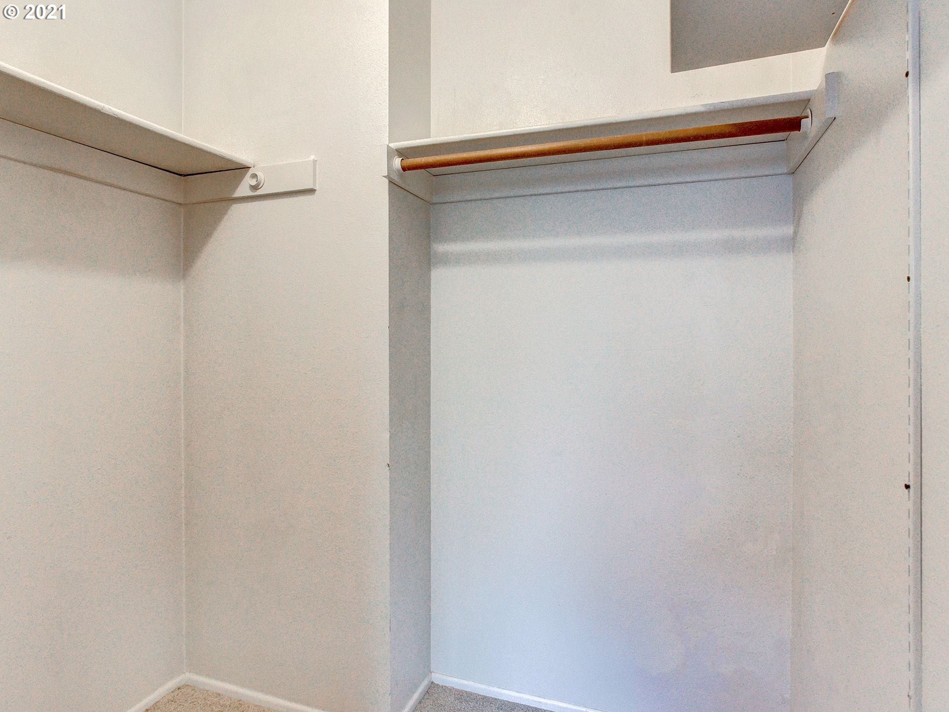 86 Kingsgate Road, Unit E203 Lake Oswego, OR 97035 - Photo 23 of 31 Gallery Image 23