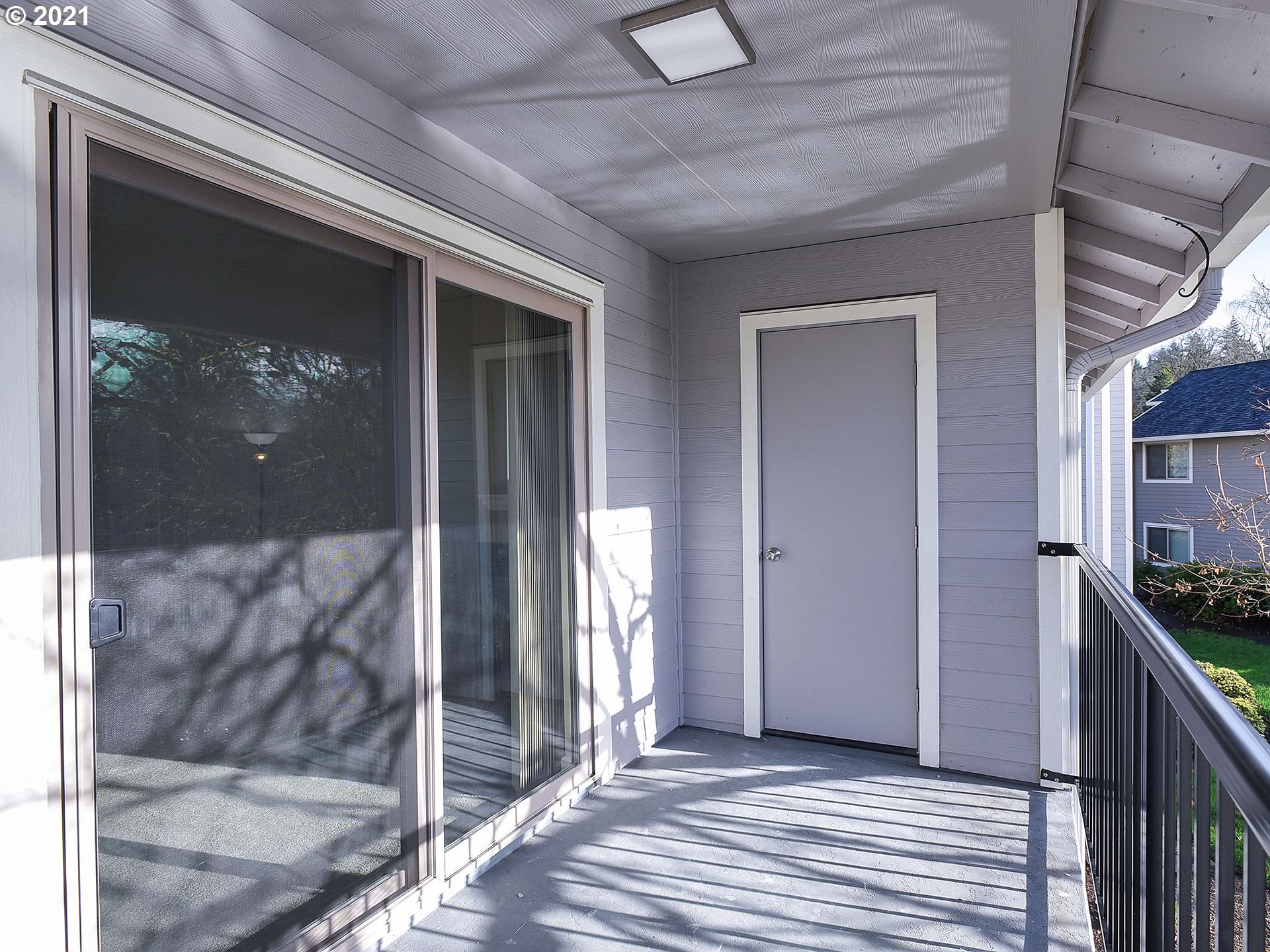 86 Kingsgate Road, Unit E203 Lake Oswego, OR 97035 - Photo 27 of 31 Gallery Image 27
