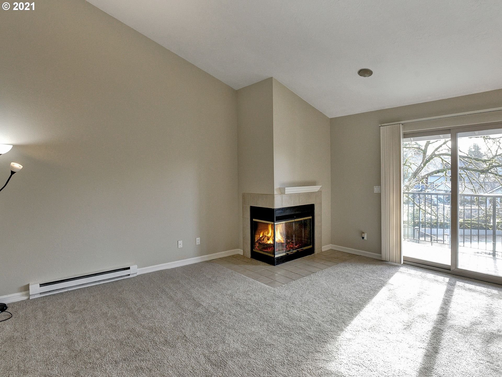 86 Kingsgate Road, Unit E203 Lake Oswego, OR 97035 - Photo 5 of 31 Gallery Image 5