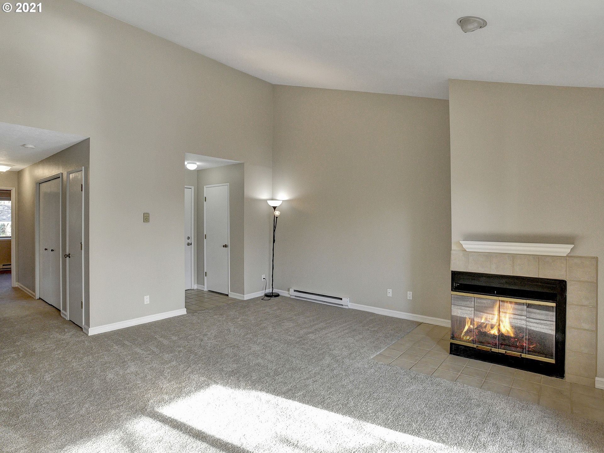 86 Kingsgate Road, Unit E203 Lake Oswego, OR 97035 - Photo 6 of 31 Gallery Image 6