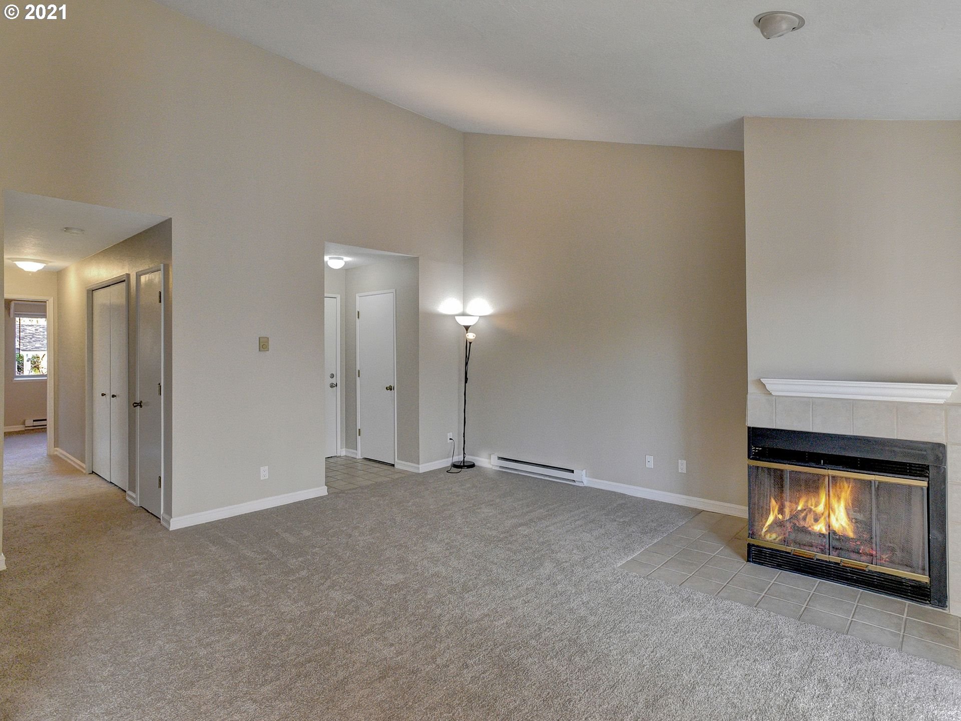 86 Kingsgate Road, Unit E203 Lake Oswego, OR 97035 - Photo 7 of 31 Gallery Image 7