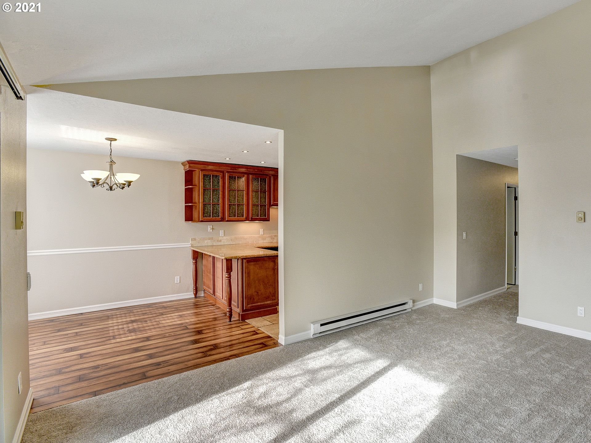 86 Kingsgate Road, Unit E203 Lake Oswego, OR 97035 - Photo 8 of 31 Gallery Image 8