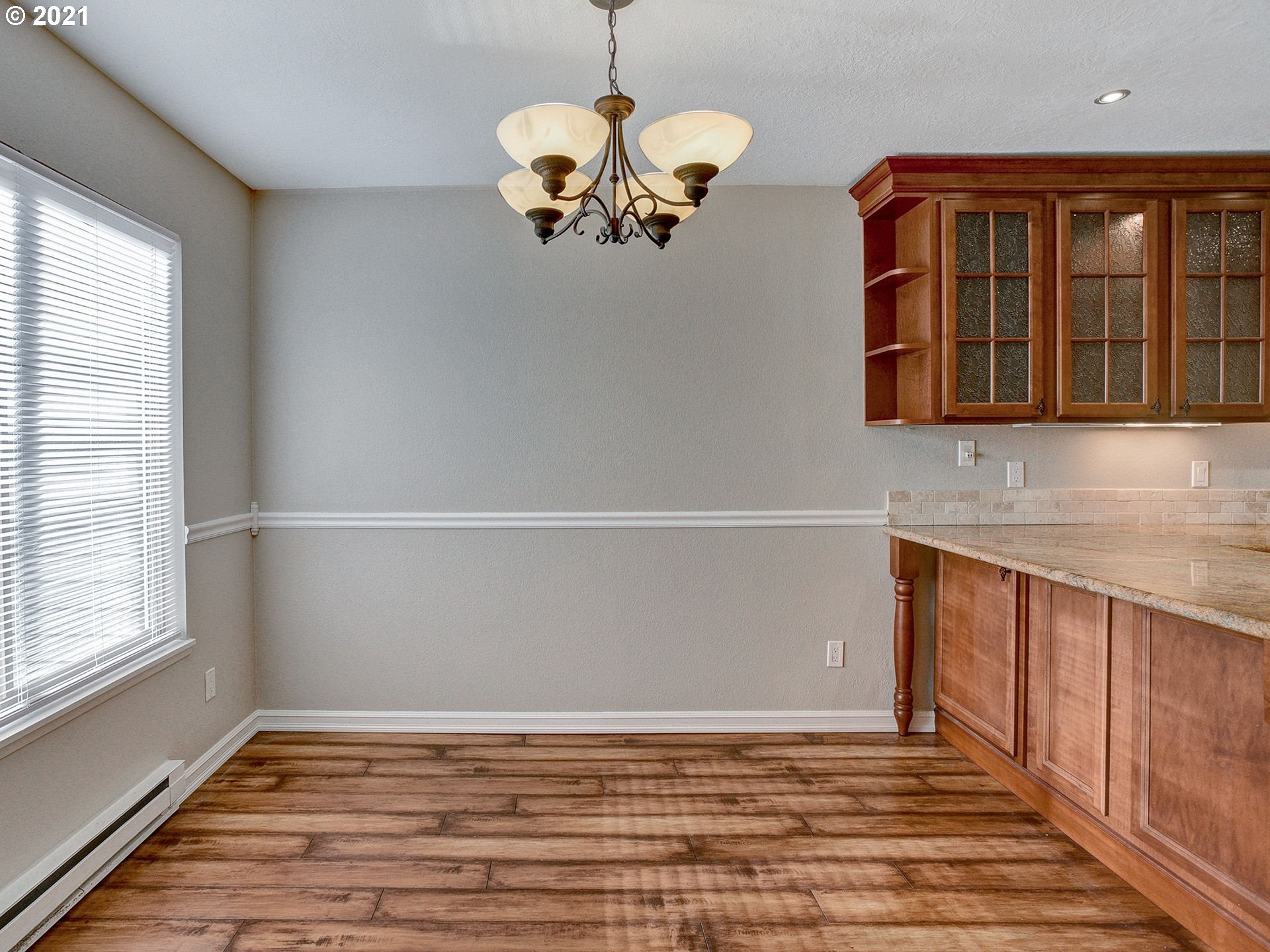 86 Kingsgate Road, Unit E203 Lake Oswego, OR 97035 - Photo 9 of 31 Gallery Image 9