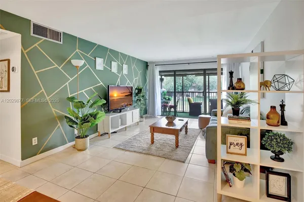 $170,000 | 5821 Washington Street, Unit 30, Hollywood, FL 33023