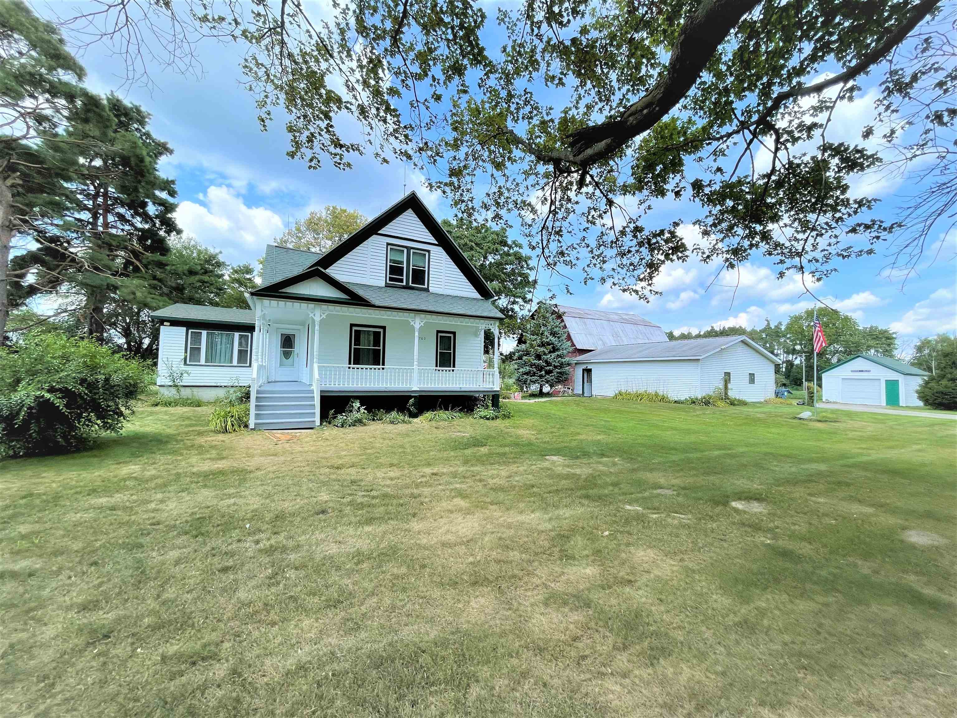 1702 South Mackinaw Road Kawkawlin, MI 48631 - Photo 1 of 35 Gallery Image 1
