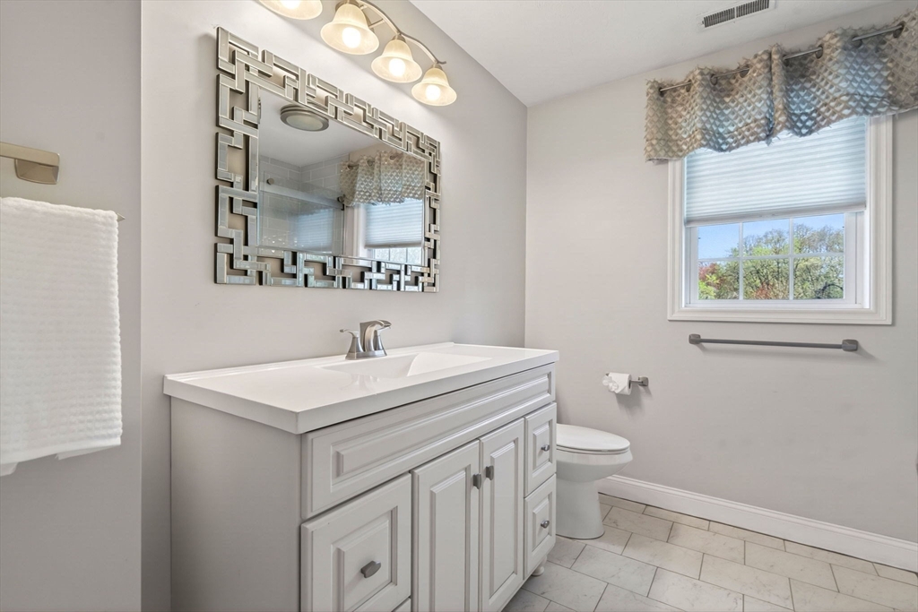 219 River Road Tewksbury, MA 01876 - Photo 20 of 32