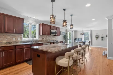 $790,000 | 219 River Road, Tewksbury, MA 01876
