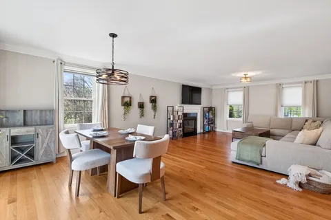 $790,000 | 219 River Road, Tewksbury, MA 01876