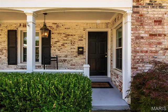 $369,900 | 8638 Rosalie Avenue, Brentwood, MO 63144