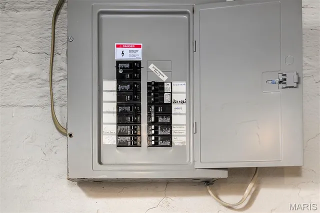 $369,900 | 8638 Rosalie Avenue, Brentwood, MO 63144