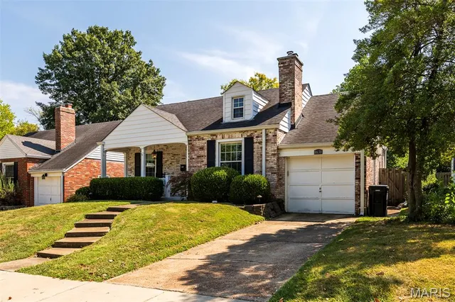 $369,900 | 8638 Rosalie Avenue, Brentwood, MO 63144
