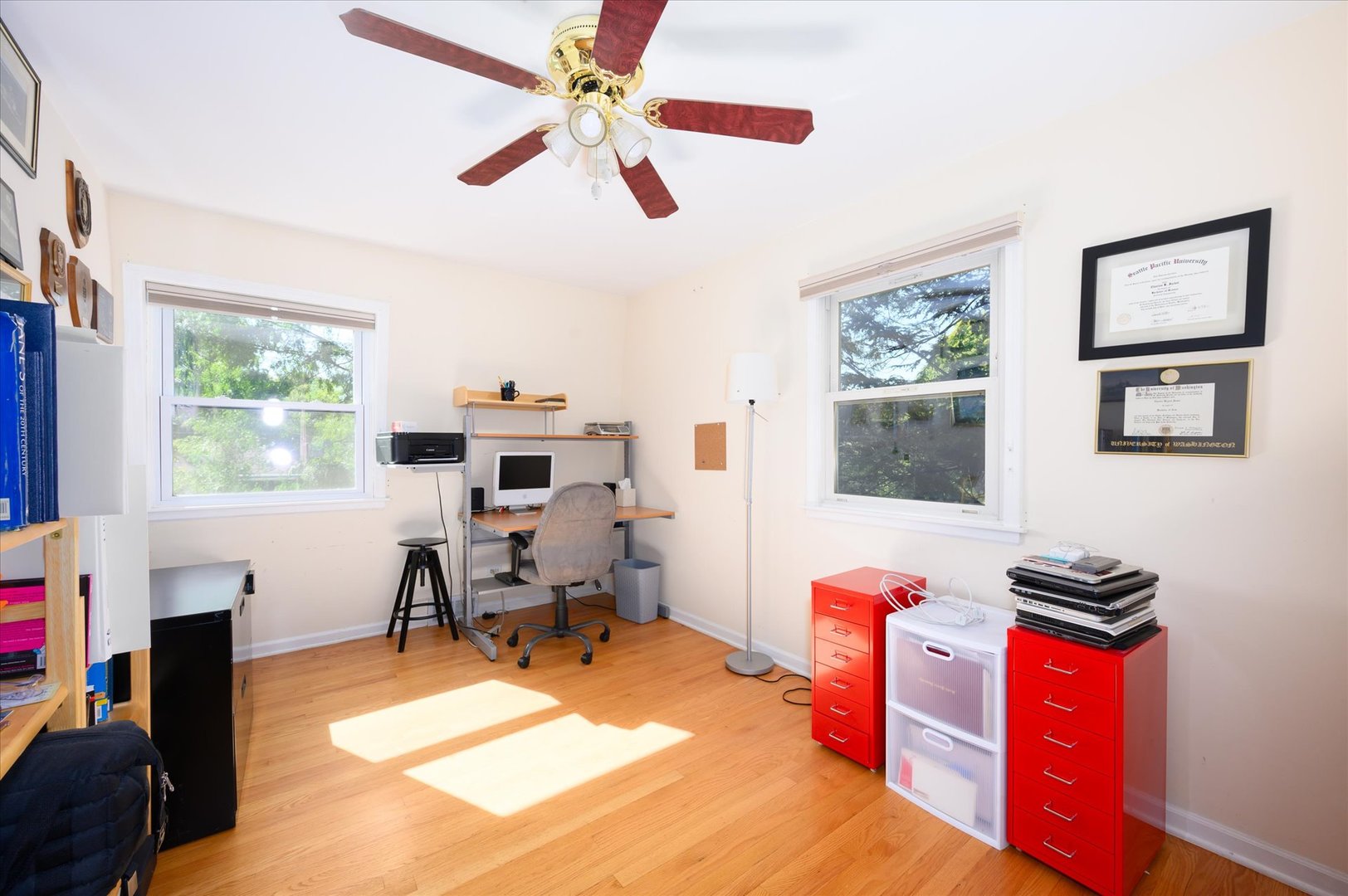 1709 Kay Road Wheaton, IL 60187 - Photo 23 of 37 a workspace with furniture and a window