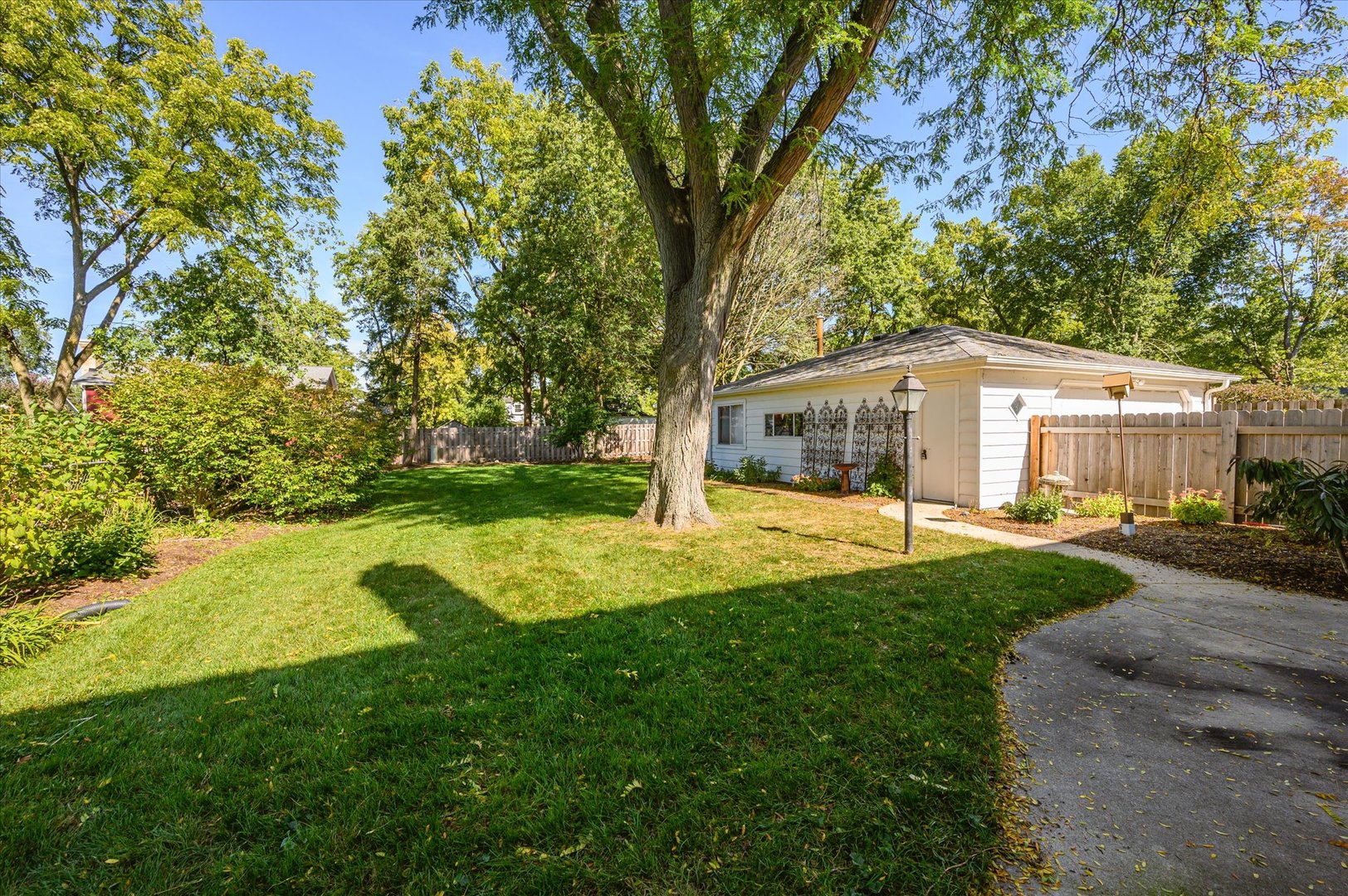 1709 Kay Road Wheaton, IL 60187 - Photo 32 of 37 a view of a house with backyard and sitting area