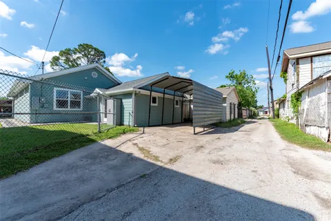 $2,195 | 109 Dresden Street, Houston, TX 77012