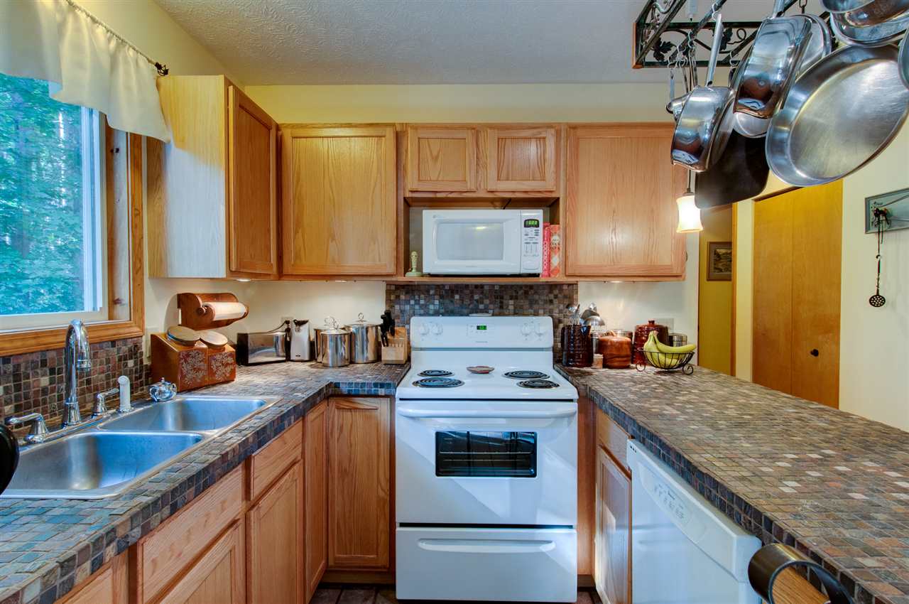 940 North Betsie River Road Interlochen, MI 49643 - Photo 5 of 43 1805374-4.JPG