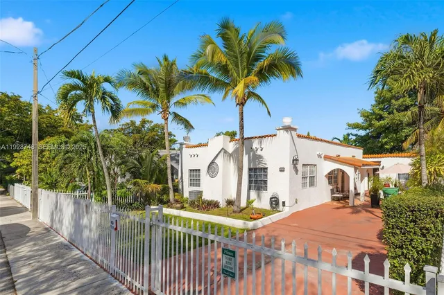 $2,150 | 521 Northeast 70th Street, Unit 2, Miami, FL 33138