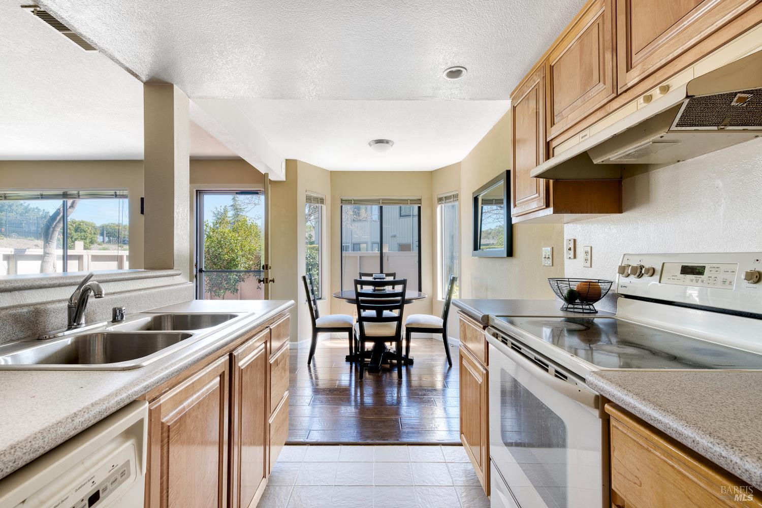 29 Sailmaker Court San Rafael, CA 94903 - Photo 1 of 22