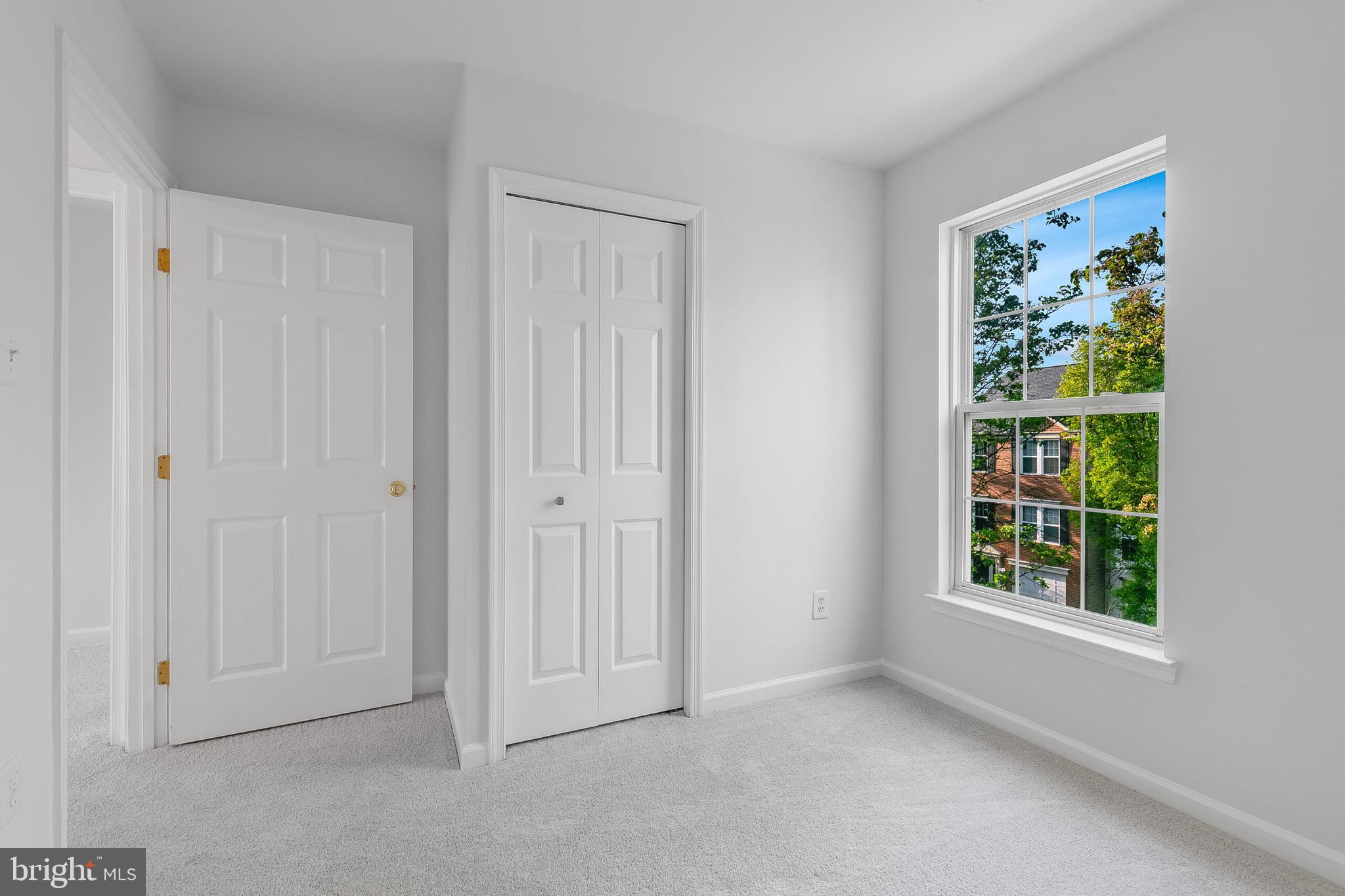 46716 Cavendish Square Sterling, VA 20165 - Photo 27 of 42 a view of an empty room with a window