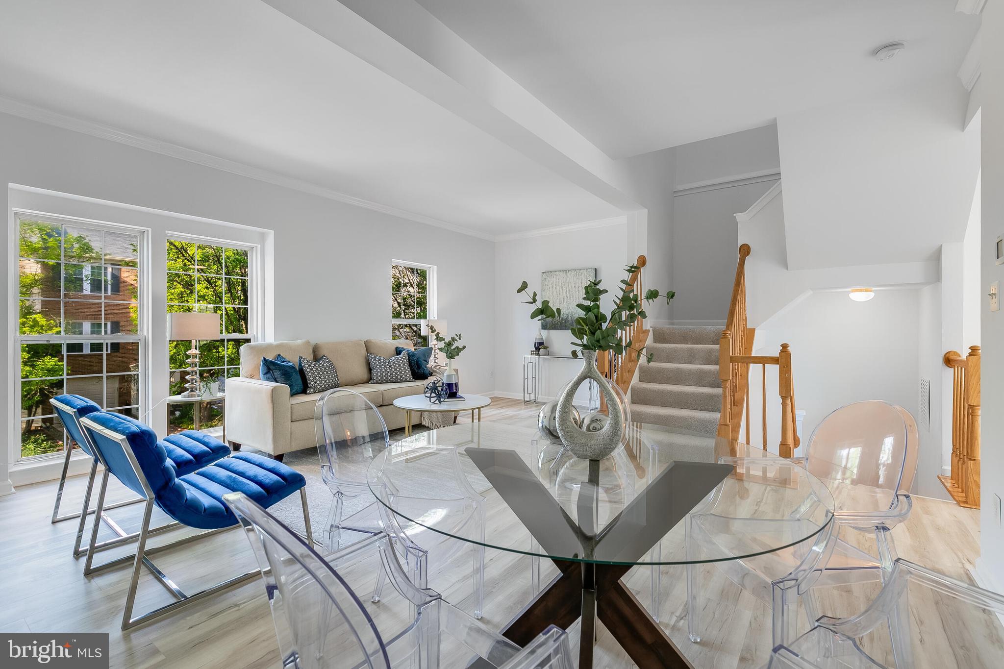 46716 Cavendish Square Sterling, VA 20165 - Photo 3 of 42 a living room with furniture and wooden floor