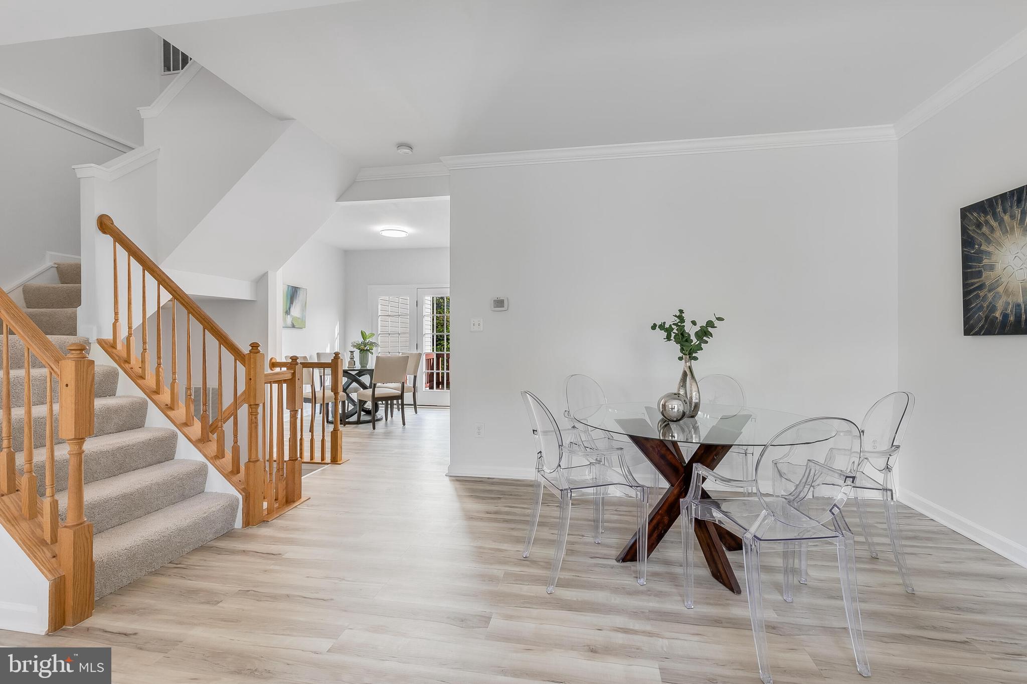 46716 Cavendish Square Sterling, VA 20165 - Photo 8 of 42 a living room with furniture