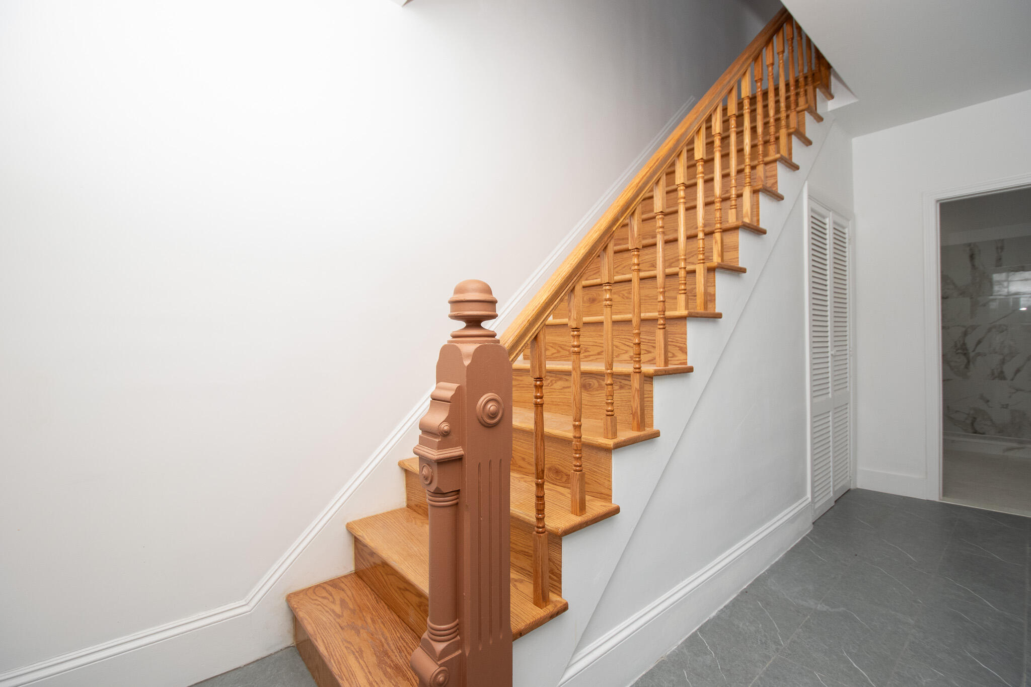 43 Maple Street Dexter, ME 04930 - Photo 20 of 63 front foyer