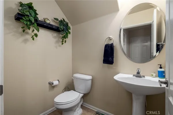 $425,000 | 30505 Canyon Hills Road, Unit 203, Lake Elsinore, CA 92532